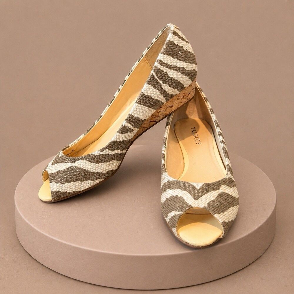 Talbots Peep Toe Wedge Pumps Women 8M Olive Cream Chevron Canvas Classic Chic